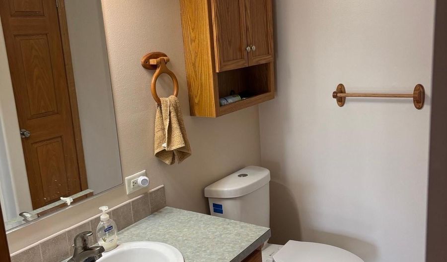 2200 Eunice Dr, Albert Lea, MN 56007 - 3 Beds, 2 Bath