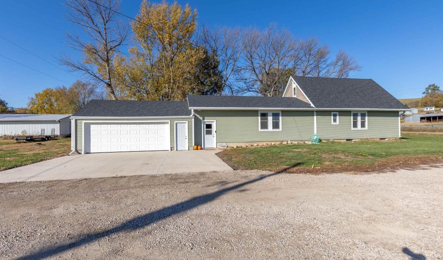 300 W Bridge St, Anthon, IA 51004 - 4 Beds, 2 Bath