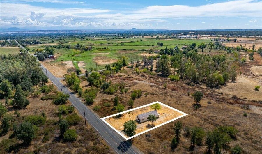 21353 Kimberly Rd, Anderson, CA 96007 - 2 Beds, 1 Bath