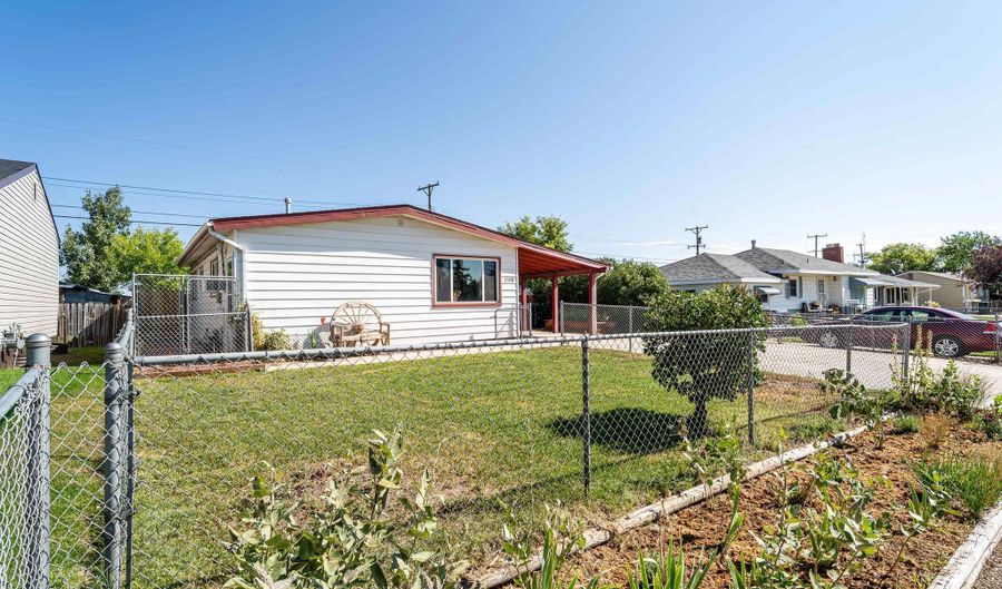 1106 W LEISHER Rd, Cheyenne, WY 82007 - 3 Beds, 2 Bath