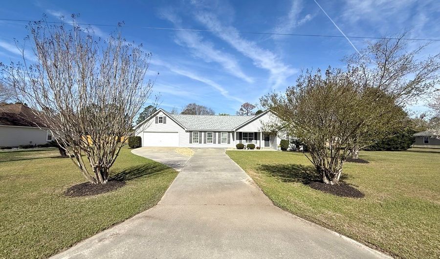 1405 Pebblewood Dr, Adel, GA 31620 - 4 Beds, 2 Bath