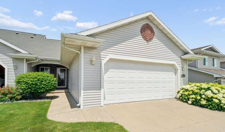 4490 W TRASINO Way, Appleton, WI 54913 - 2 Beds, 2 Bath