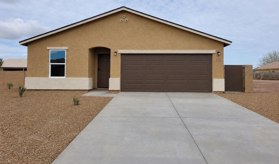 8592 W ONEIDA Dr, Arizona City, AZ 85123 - 3 Beds, 2 Bath