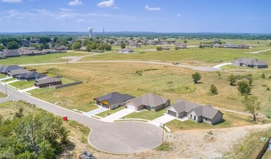 5916 Coldspring Ln, Bartlesville, OK 74006 - 2 Beds, 2 Bath