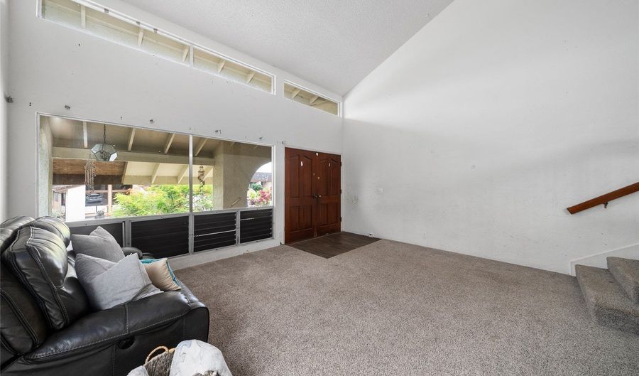 98-635 Leke Pl, Aiea, HI 96701 - 6 Beds, 3 Bath