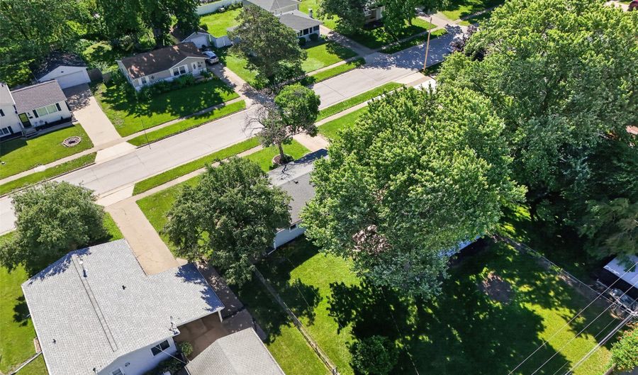 810 SE Belmont Dr, Ankeny, IA 50021 - 3 Beds, 2 Bath