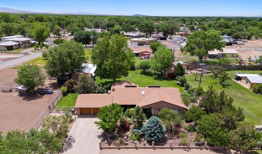 535 La Plata Dr, Bosque Farms, NM 87068 - 3 Beds, 3 Bath