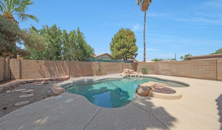 960 E TYSON St, Chandler, AZ 85225 - 3 Beds, 2 Bath