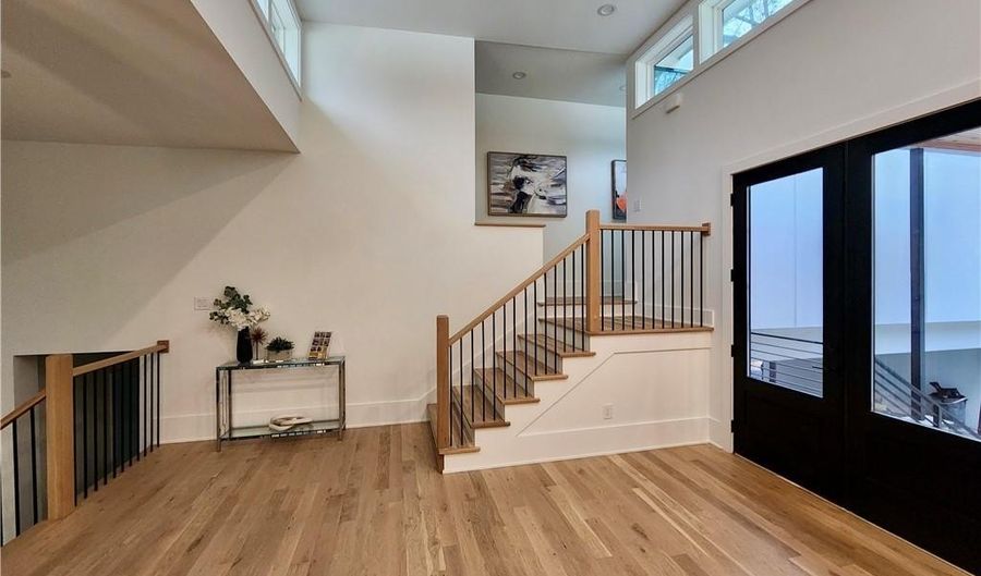 3134 W Roxboro Rd NE, Atlanta, GA 30324 - 5 Beds, 4 Bath