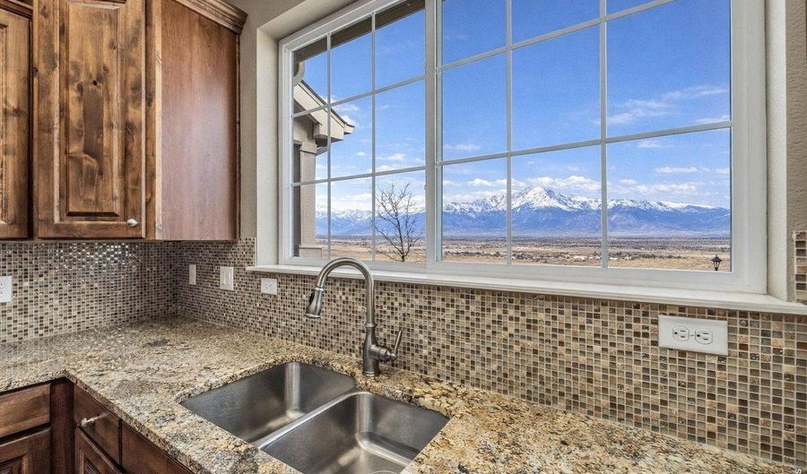 4740 Raven Run, Broomfield, CO 80023 - 2 Beds, 3 Bath
