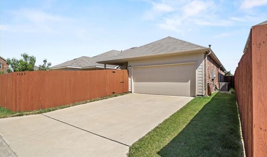 3623 Honey Daisy Dr, Crandall, TX 75114 - 3 Beds, 2 Bath