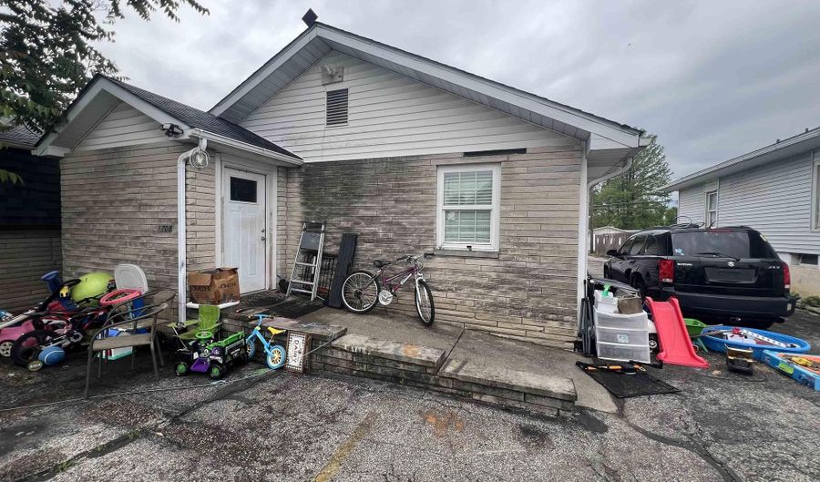1708 24th St, Bedford, IN 47421 - 3 Beds, 3 Bath
