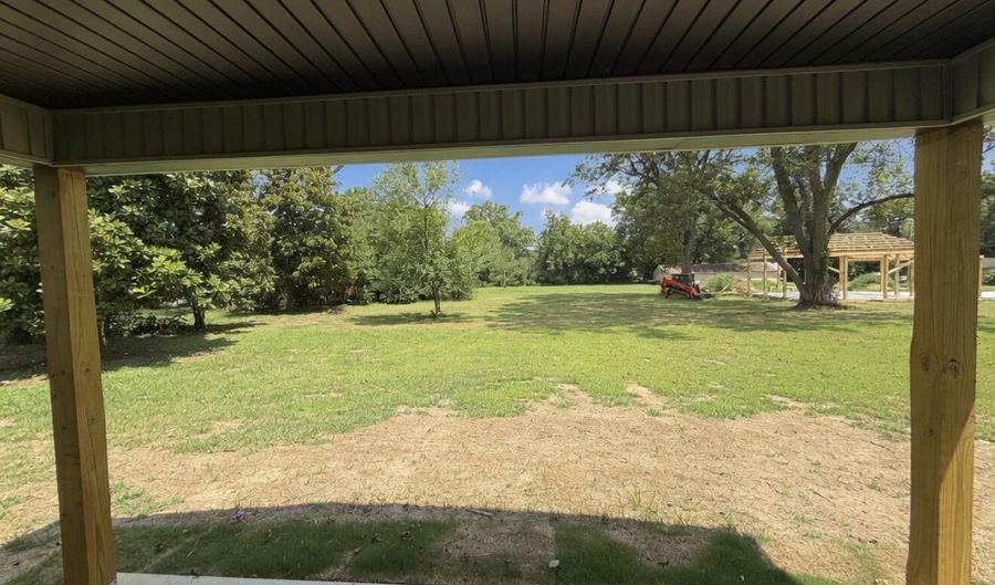 206 W Park St, Alamo, TN 38001 - 3 Beds, 2 Bath