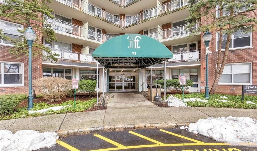 71 Strawberry Hill Ave APT 209, Stamford, CT 06902 - 1 Beds, 1 Bath