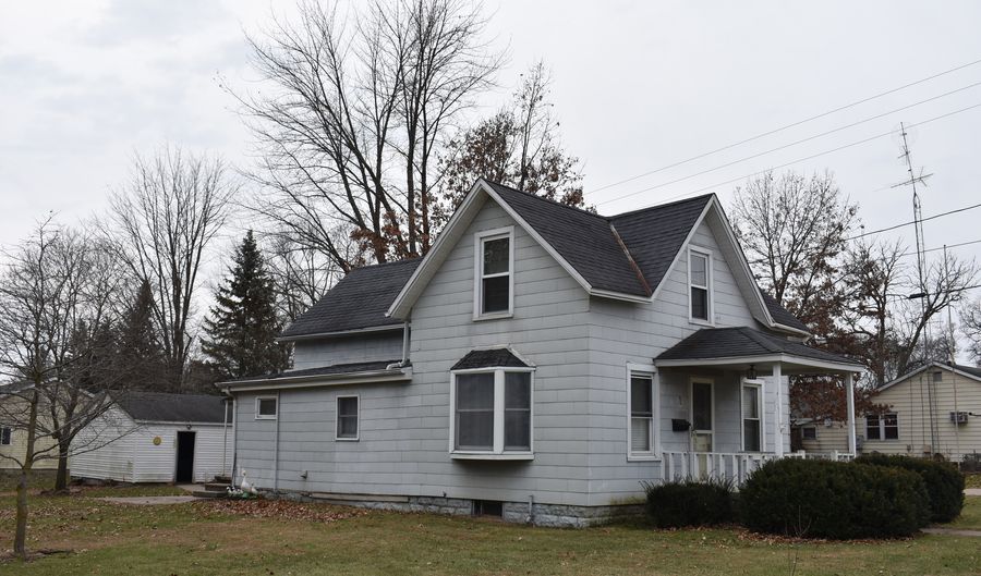 1 E Main St, Amboy, IL 61310 - 3 Beds, 1 Bath