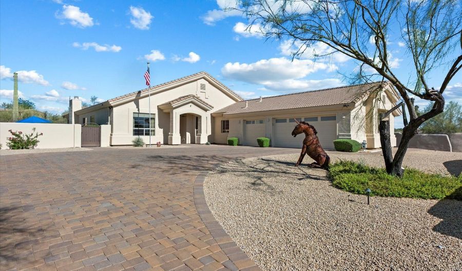 34611 N SUNSET Trl, Carefree, AZ 85377 - 3 Beds, 2 Bath