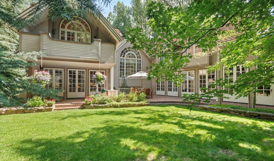 425 W North St, Aspen, CO 81611 - 4 Beds, 6 Bath
