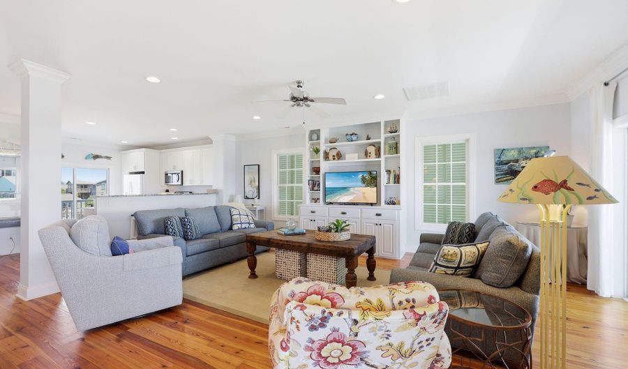 112 Robin Ave B, Atlantic Beach, NC 28512 - 3 Beds, 5 Bath