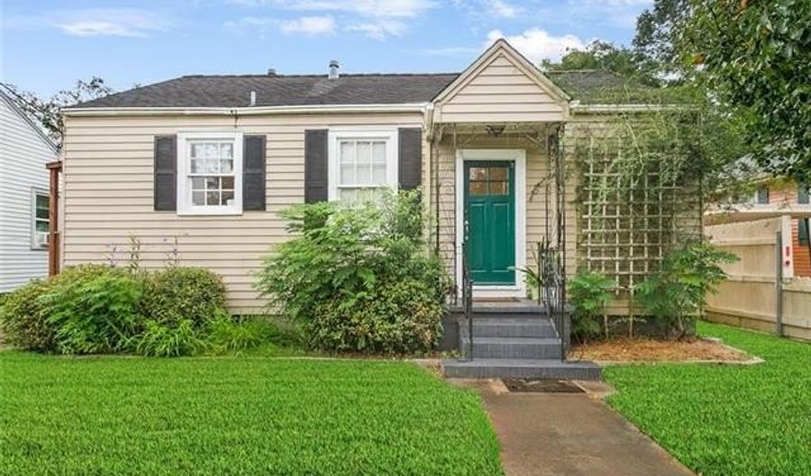 417 LEBEAU St, Arabi, LA 70032 - 2 Beds, 1 Bath