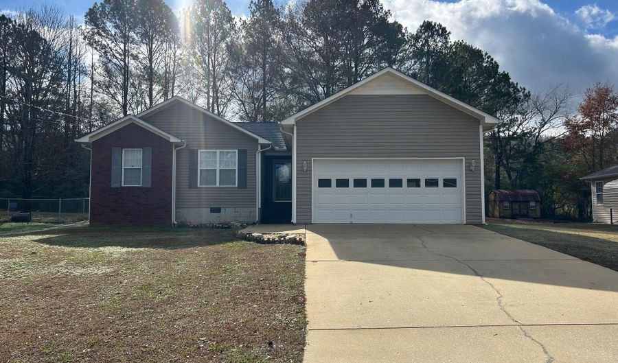 82 BERNARD COUCH Dr, Anniston, AL 36207 - 3 Beds, 2 Bath