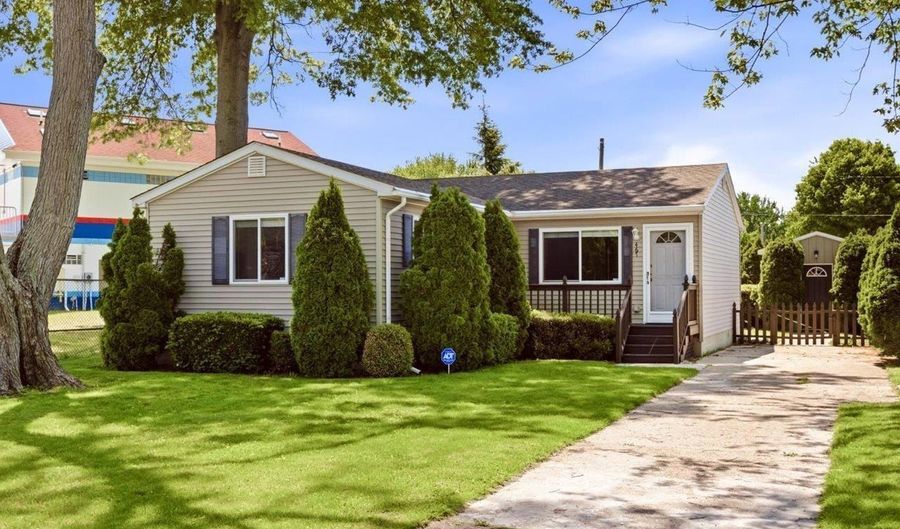 467 Dixie Blvd, Algonac, MI 48001 - 3 Beds, 2 Bath