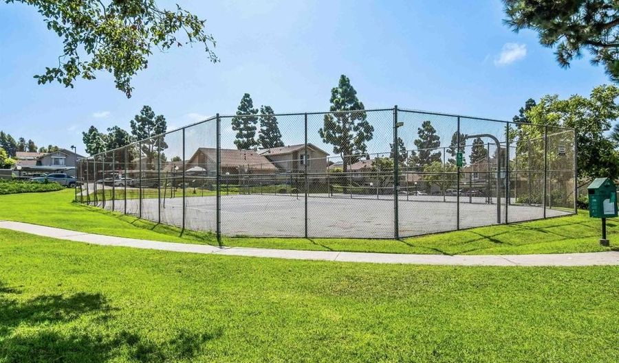 6872 Quebec Ct 5, San Diego, CA 92139 - 3 Beds, 2 Bath