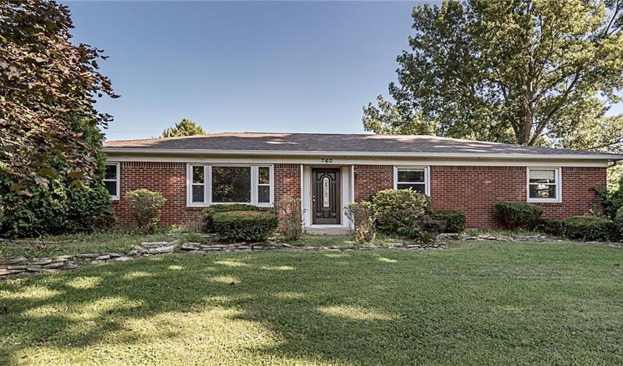 748 W EDGEWOOD Ave, Indianapolis, IN 46217 - 3 Beds, 2 Bath