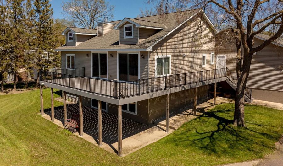 33259 State Highway 18, Aitkin, MN 56431 - 5 Beds, 5 Bath