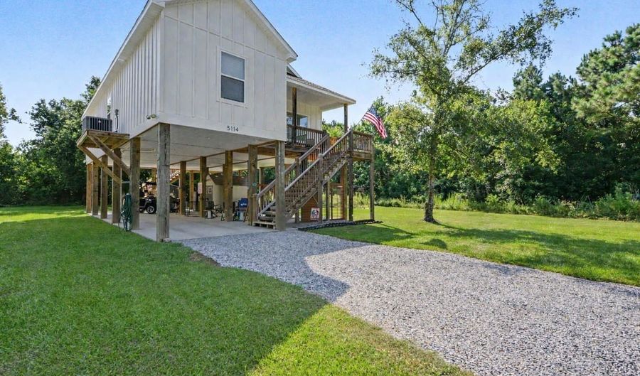 5114 Oak St, Bay St. Louis, MS 39520 - 3 Beds, 2 Bath