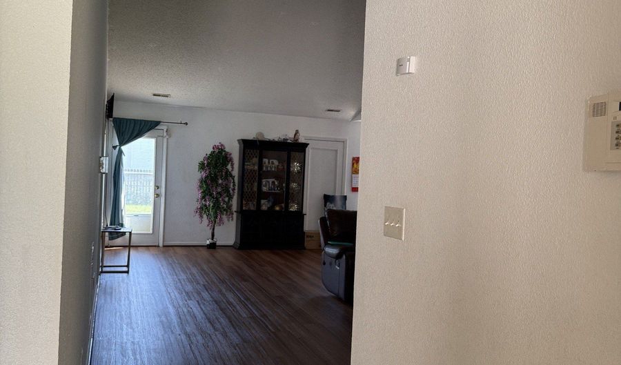8113 Maple Stream Ln, Indianapolis, IN 46217 - 3 Beds, 2 Bath