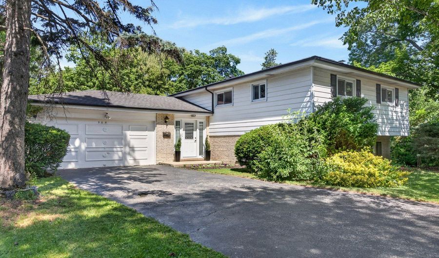 908 S Arlington Heights Rd, Arlington Heights, IL 60005 - 4 Beds, 3 Bath