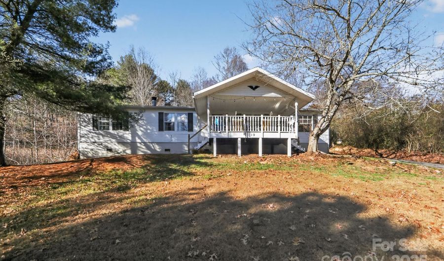 19 Morton Ln, Asheville, NC 28806 - 3 Beds, 2 Bath