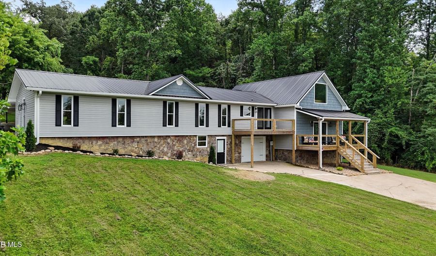 3270 Ripley Island Rd, Afton, TN 37616 - 4 Beds, 3 Bath