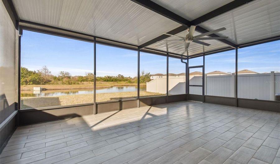 5452 RAINWOOD MEADOWS Dr, Apollo Beach, FL 33572 - 5 Beds, 3 Bath
