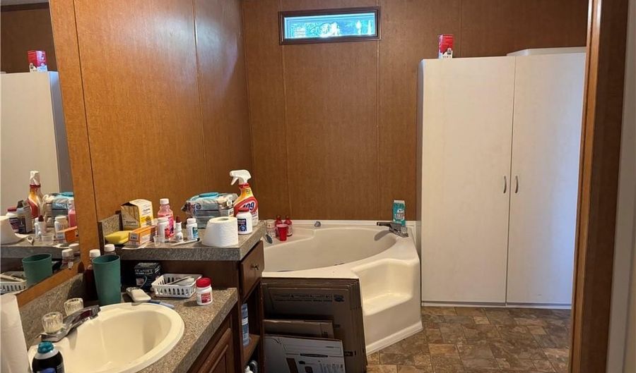 302 N 1st St, Arma, KS 66712 - 4 Beds, 2 Bath