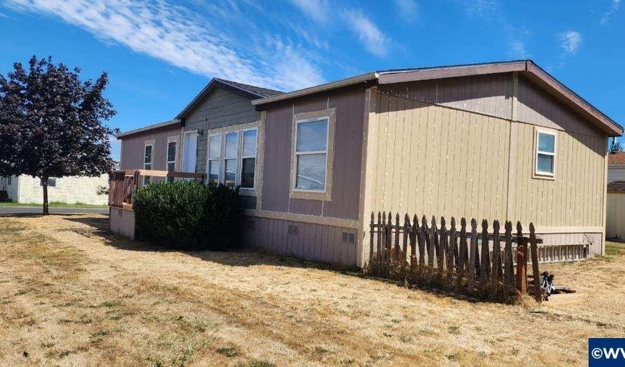 911 York # 82 St 82, Aumsville, OR 97325 - 3 Beds, 2 Bath