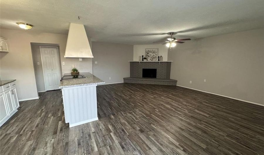 913 Valley View Dr, Allen, TX 75002 - 3 Beds, 2 Bath