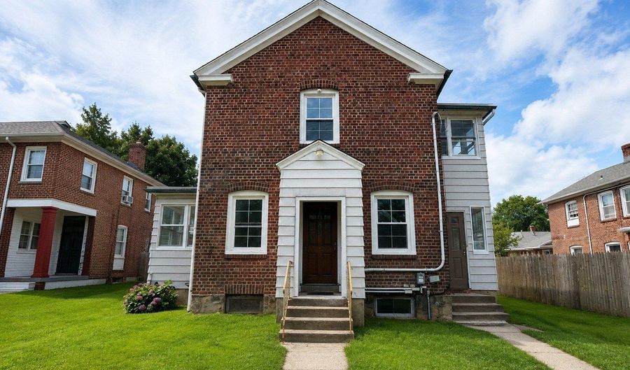 30 Hadley St, Bridgeport, CT 06610 - 2 Beds, 1 Bath