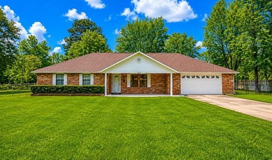 306 SE 4th St, Antlers, OK 74523 - 3 Beds, 2 Bath