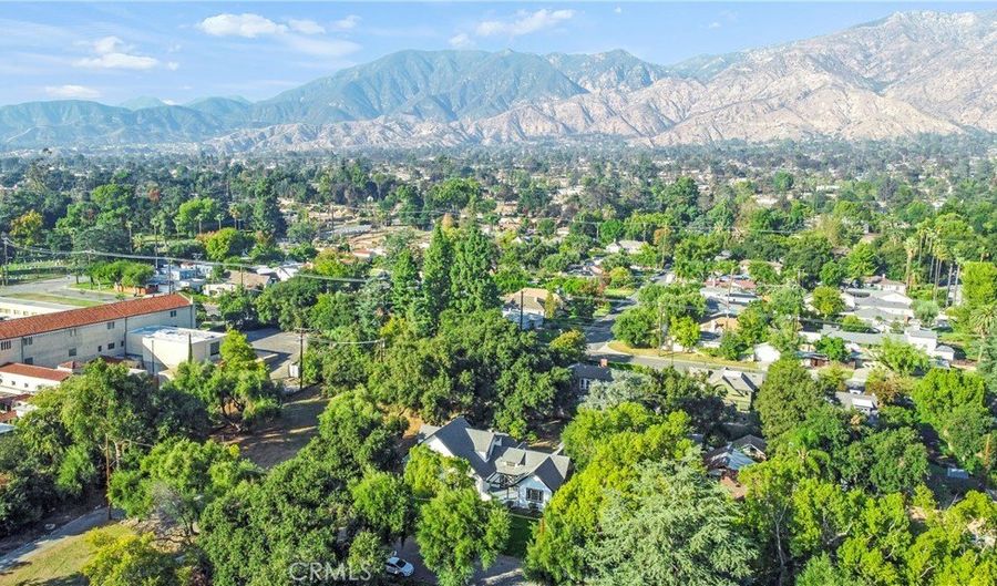 379 Buena Loma, Altadena, CA 91001 - 7 Beds, 4 Bath