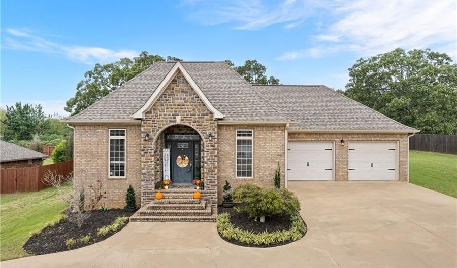 1505 Springdale Dr, Alma, AR 72921 - 4 Beds, 3 Bath