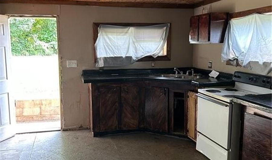 2092 SANDERS Rd, Alexander City, AL 35010 - 1 Beds, 1 Bath