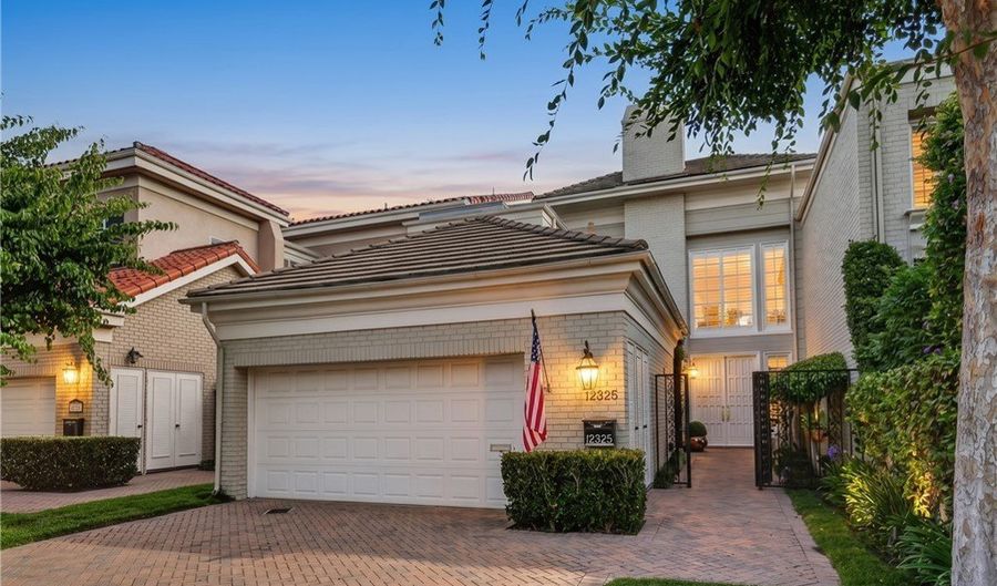 12325 Ridge Cir, Los Angeles, CA 90049 - 2 Beds, 3 Bath