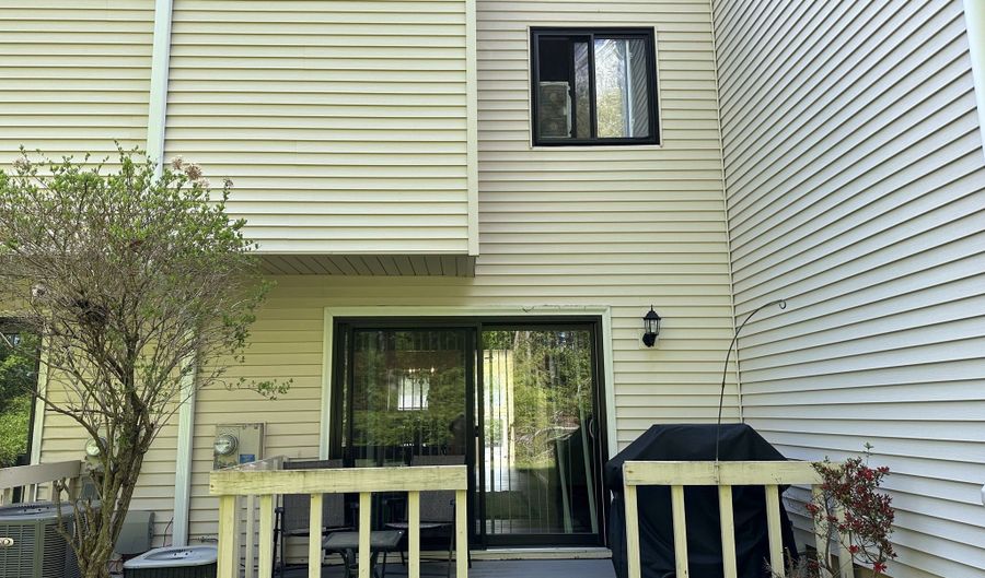 208 Timber Ln, Canton, CT 06019 - 2 Beds, 3 Bath