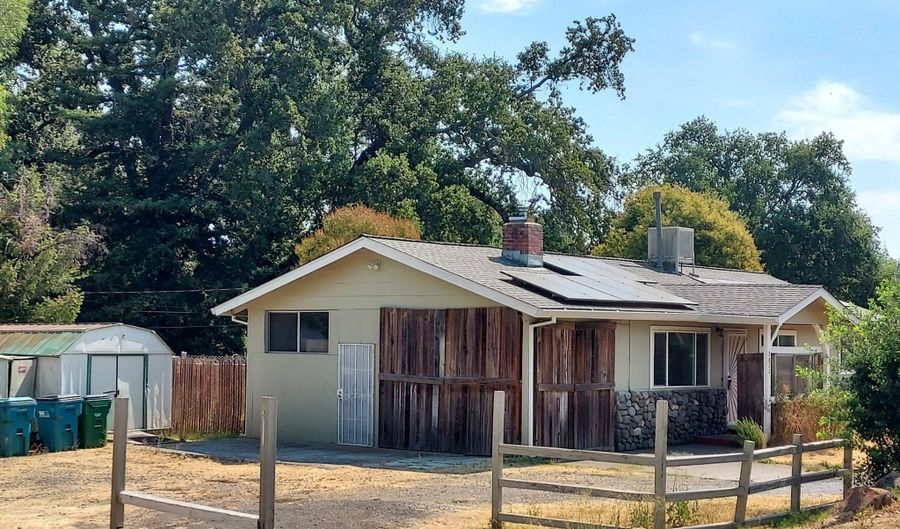 2827 Stingy Ln, Anderson, CA 96007 - 3 Beds, 2 Bath