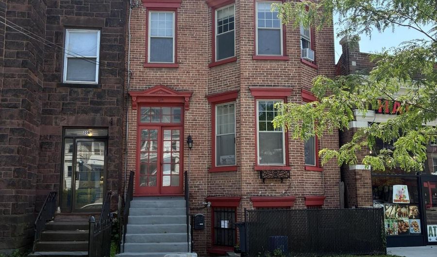 210 Western Ave, Albany, NY 12203 - 3 Beds, 3 Bath
