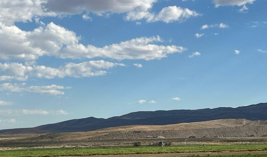 455 Mallard Way, Fernley, NV 89408 - 4 Beds, 2 Bath