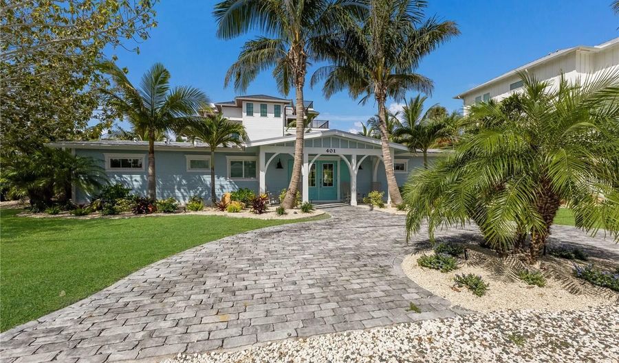 401 N SHORE Dr, Anna Maria, FL 34216 - 3 Beds, 2 Bath