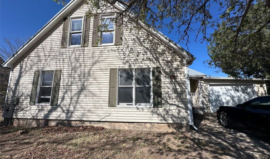 201 Price St, Ashland, KS 67831 - 4 Beds, 2 Bath
