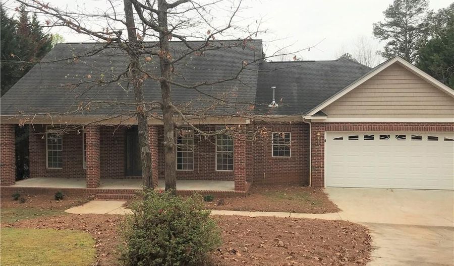 135 Winding River Dr, Anderson, SC 29625 - 4 Beds, 3 Bath